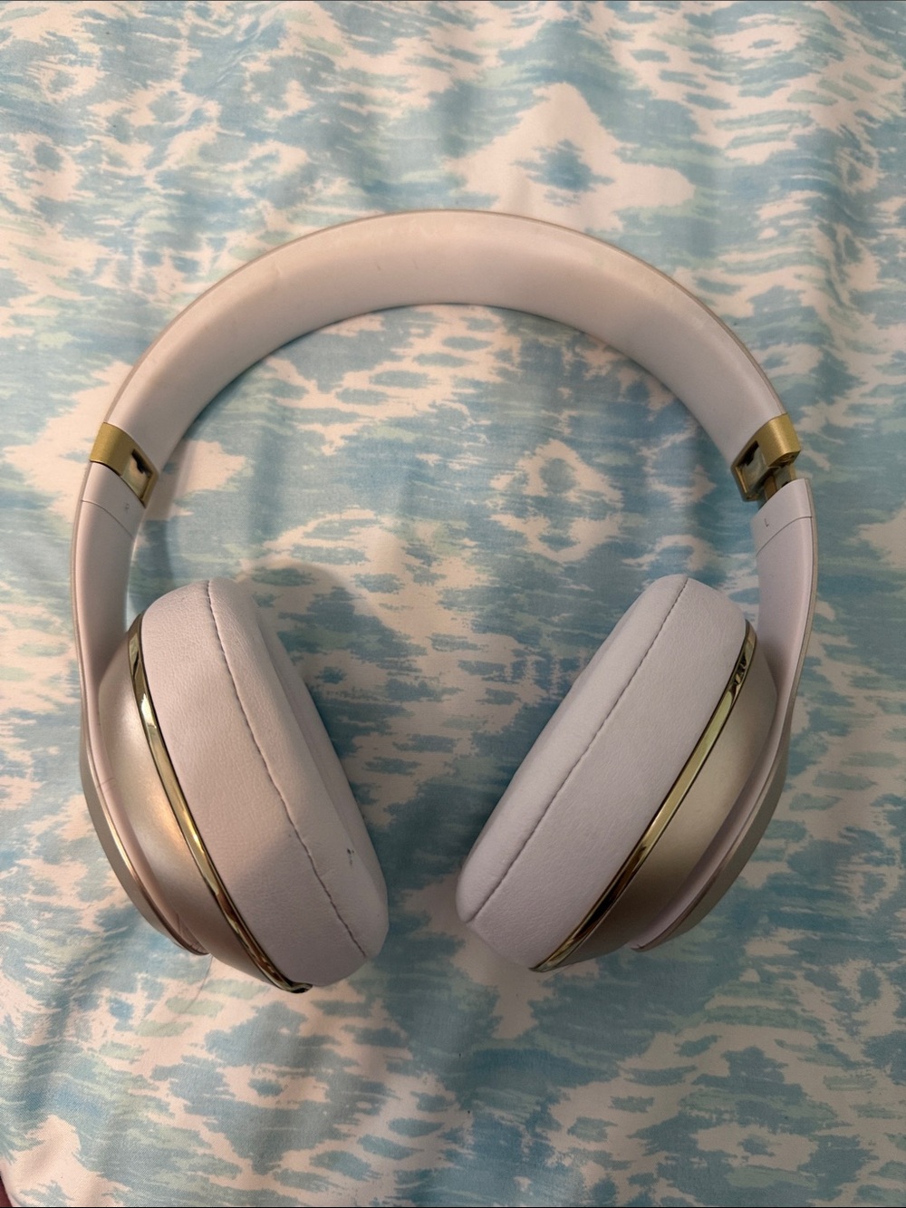 Beats Studio Wireless headphones without charger